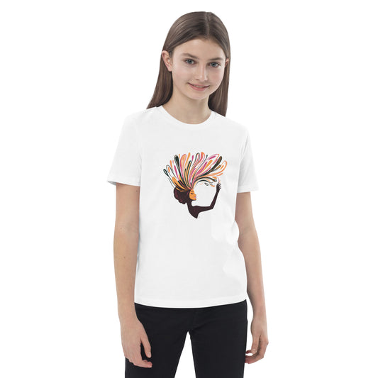 Enfant portant le T-shirt bio “Le Cabaret” – look artistique et joyeux