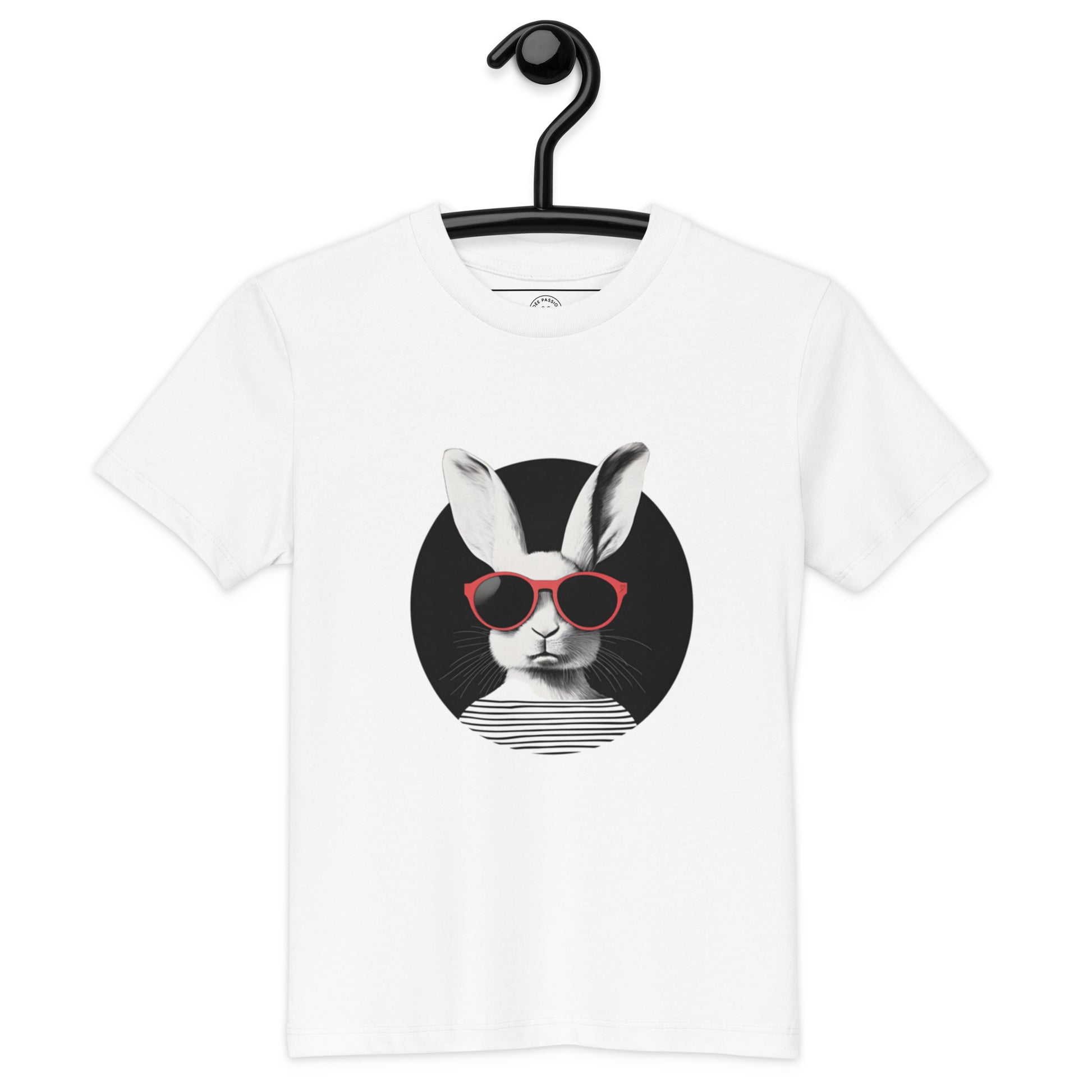 T-shirt enfant bio “Jean-Paul” avec lapin blanc stylé et lunettes rouges sur cintre